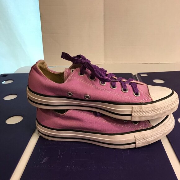 CONVERSE WOMENS CHUCK TAYLOR SHOES SIZE 7 - Picture 7 of 7